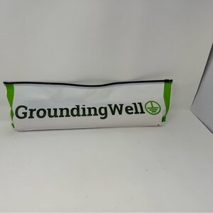 GroundingWell Mat White and Green Bag